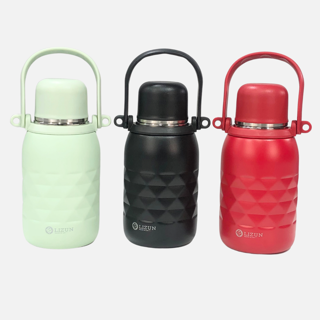 LIZUN VACCUM BOTTLES IN 3 COLOURS 900ML