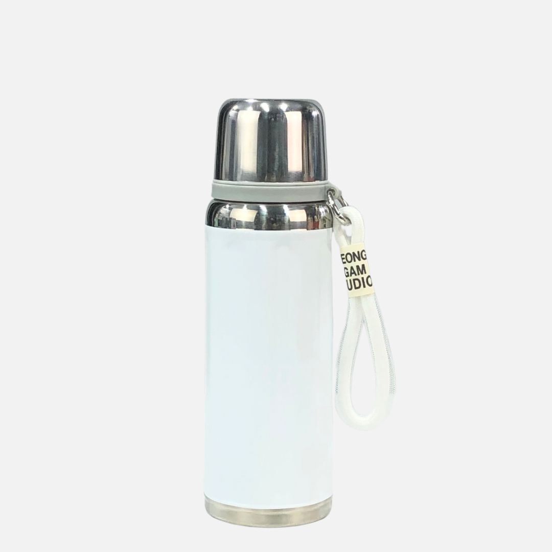 FEATURES VACCUM BOTTLES IN 4 COLOURS 650ML