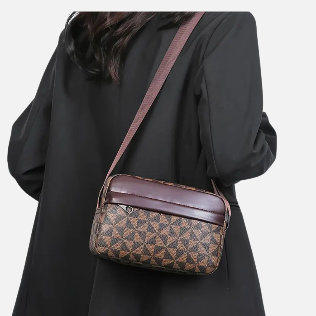 CROSSBODY BAG BROWN WITH ADJUSTABLE SHOULDER STRAP & ZIPPER CLOSURE